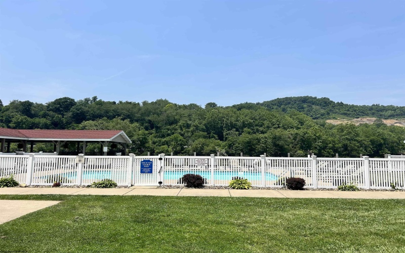 7205 University Commons Drive, Morgantown, West Virginia 26505, 4 Bedrooms Bedrooms, 6 Rooms Rooms,4 BathroomsBathrooms,Single Family Attached,For Sale,University Commons,10160330