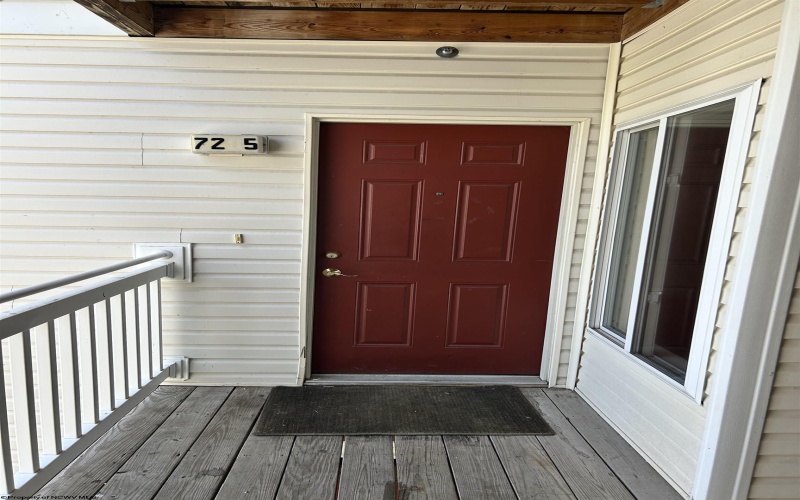 7205 University Commons Drive, Morgantown, West Virginia 26505, 4 Bedrooms Bedrooms, 6 Rooms Rooms,4 BathroomsBathrooms,Single Family Attached,For Sale,University Commons,10160330