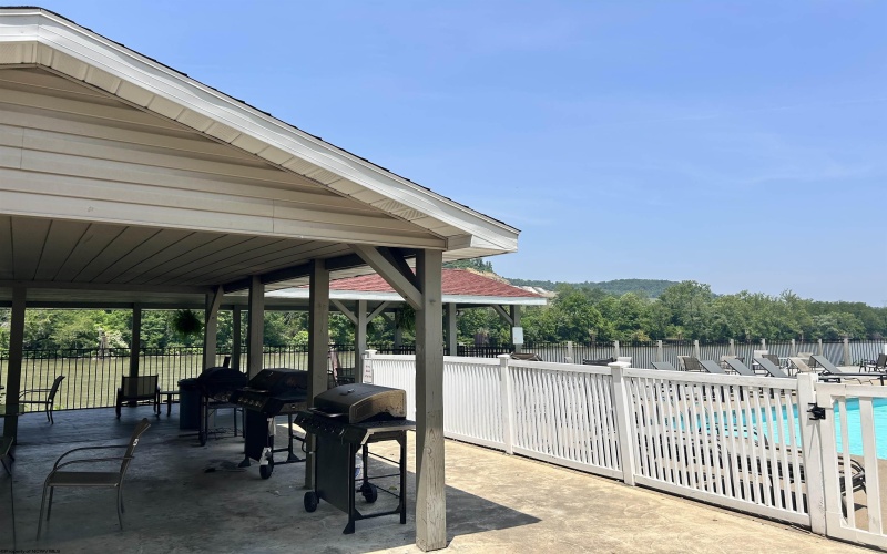 7205 University Commons Drive, Morgantown, West Virginia 26505, 4 Bedrooms Bedrooms, 6 Rooms Rooms,4 BathroomsBathrooms,Single Family Attached,For Sale,University Commons,10160330