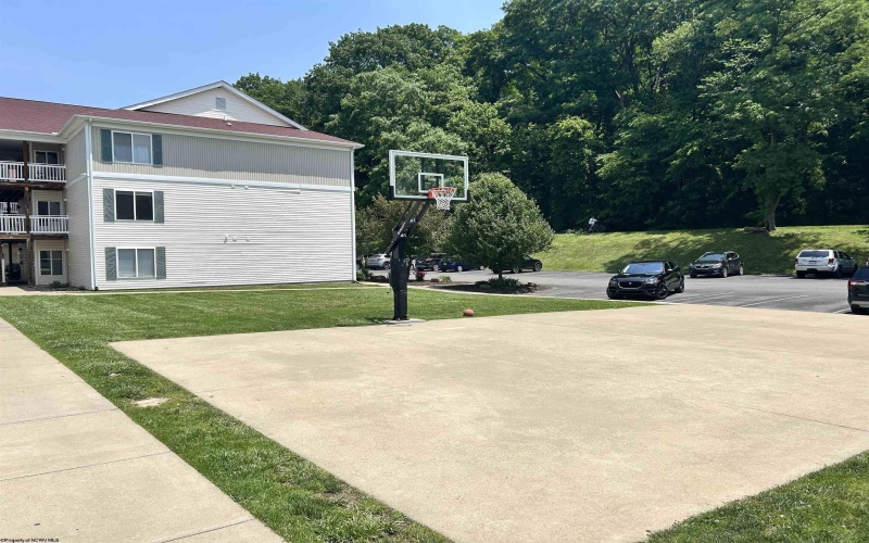 7205 University Commons Drive, Morgantown, West Virginia 26505, 4 Bedrooms Bedrooms, 6 Rooms Rooms,4 BathroomsBathrooms,Single Family Attached,For Sale,University Commons,10160330