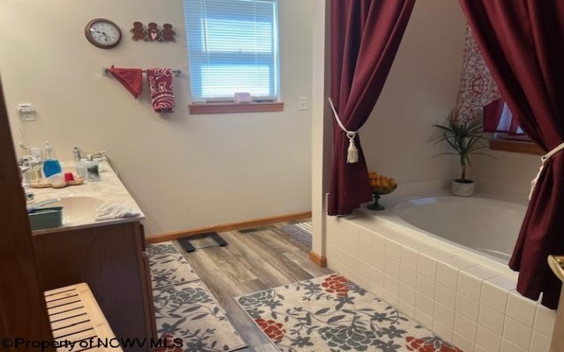 250 Deerfield Circle, Kingwood, West Virginia 26537, 3 Bedrooms Bedrooms, 7 Rooms Rooms,2 BathroomsBathrooms,Single Family Detached,For Sale,Deerfield,10160327