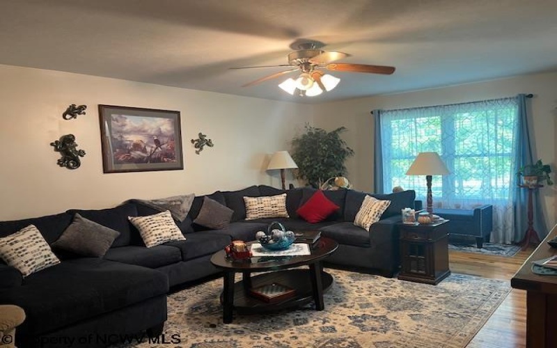 250 Deerfield Circle, Kingwood, West Virginia 26537, 3 Bedrooms Bedrooms, 7 Rooms Rooms,2 BathroomsBathrooms,Single Family Detached,For Sale,Deerfield,10160327