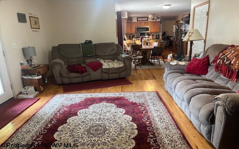 250 Deerfield Circle, Kingwood, West Virginia 26537, 3 Bedrooms Bedrooms, 7 Rooms Rooms,2 BathroomsBathrooms,Single Family Detached,For Sale,Deerfield,10160327