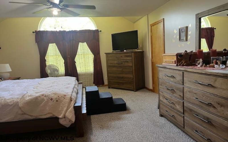250 Deerfield Circle, Kingwood, West Virginia 26537, 3 Bedrooms Bedrooms, 7 Rooms Rooms,2 BathroomsBathrooms,Single Family Detached,For Sale,Deerfield,10160327