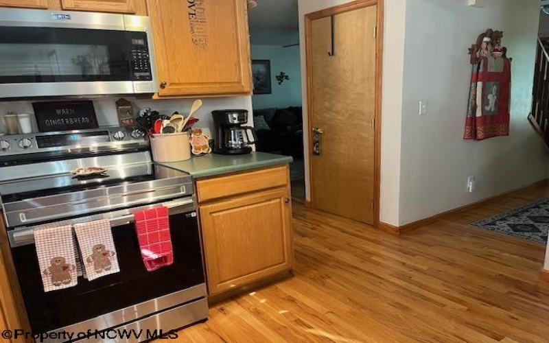 250 Deerfield Circle, Kingwood, West Virginia 26537, 3 Bedrooms Bedrooms, 7 Rooms Rooms,2 BathroomsBathrooms,Single Family Detached,For Sale,Deerfield,10160327
