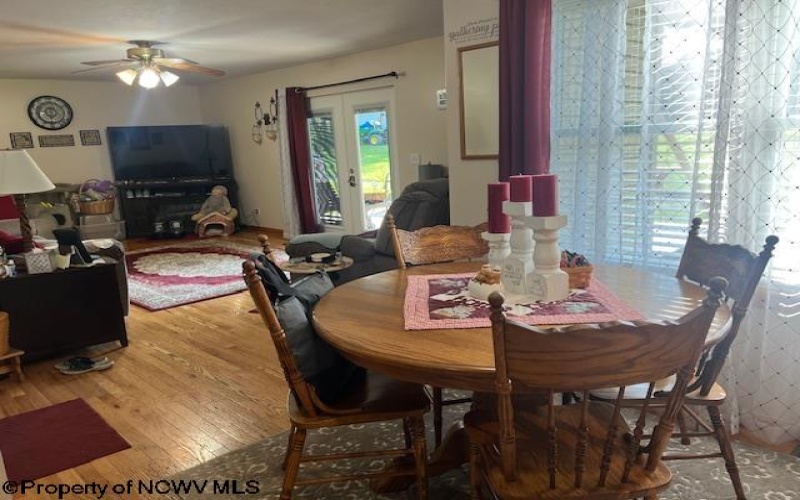 250 Deerfield Circle, Kingwood, West Virginia 26537, 3 Bedrooms Bedrooms, 7 Rooms Rooms,2 BathroomsBathrooms,Single Family Detached,For Sale,Deerfield,10160327