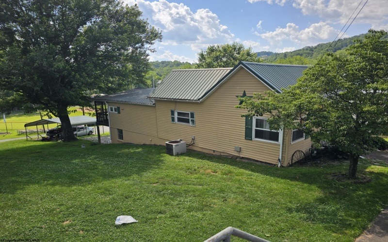 85 Charles Street, Shinnston, West Virginia 26431, 3 Bedrooms Bedrooms, 7 Rooms Rooms,2 BathroomsBathrooms,Single Family Detached,For Sale,Charles,10160348