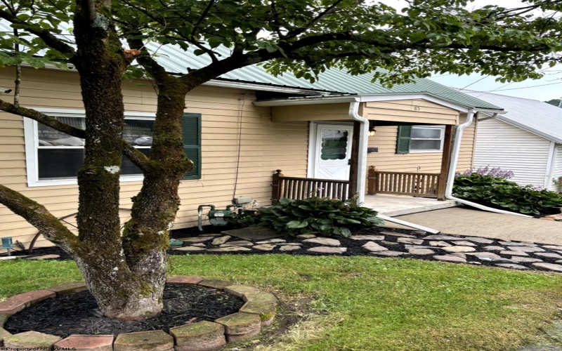 85 Charles Street, Shinnston, West Virginia 26431, 3 Bedrooms Bedrooms, 7 Rooms Rooms,2 BathroomsBathrooms,Single Family Detached,For Sale,Charles,10160348