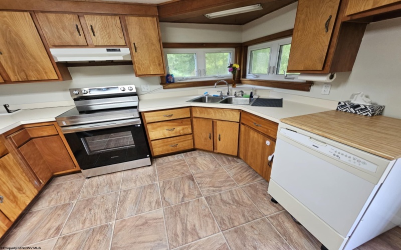85 Charles Street, Shinnston, West Virginia 26431, 3 Bedrooms Bedrooms, 7 Rooms Rooms,2 BathroomsBathrooms,Single Family Detached,For Sale,Charles,10160348