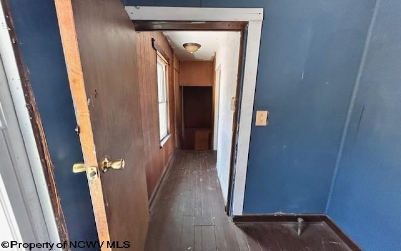 587 Walnut Street, Monongah, West Virginia 26554, 2 Bedrooms Bedrooms, 5 Rooms Rooms,1 BathroomBathrooms,Single Family Detached,For Sale,Walnut,10160344