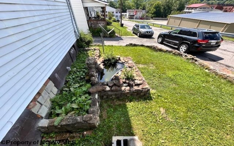 587 Walnut Street, Monongah, West Virginia 26554, 2 Bedrooms Bedrooms, 5 Rooms Rooms,1 BathroomBathrooms,Single Family Detached,For Sale,Walnut,10160344