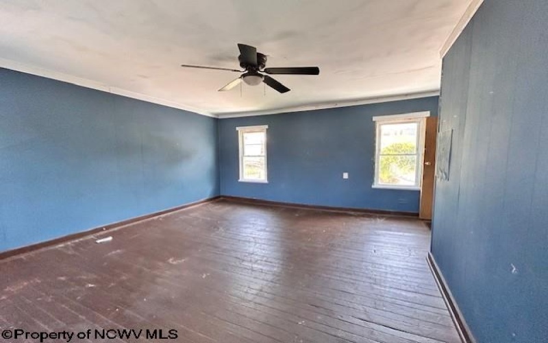 587 Walnut Street, Monongah, West Virginia 26554, 2 Bedrooms Bedrooms, 5 Rooms Rooms,1 BathroomBathrooms,Single Family Detached,For Sale,Walnut,10160344