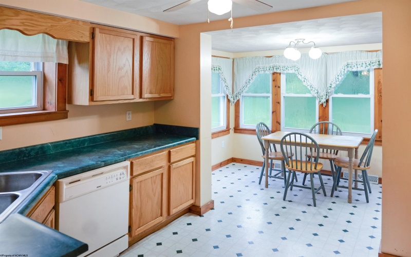 26879 Veterans Memorial Highway, Terra Alta, West Virginia 26764, 3 Bedrooms Bedrooms, 9 Rooms Rooms,2 BathroomsBathrooms,Single Family Detached,For Sale,Veterans Memorial,10160332