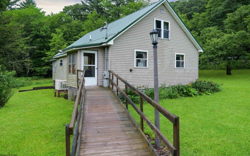 26879 Veterans Memorial Highway, Terra Alta, West Virginia 26764, 3 Bedrooms Bedrooms, 9 Rooms Rooms,2 BathroomsBathrooms,Single Family Detached,For Sale,Veterans Memorial,10160332