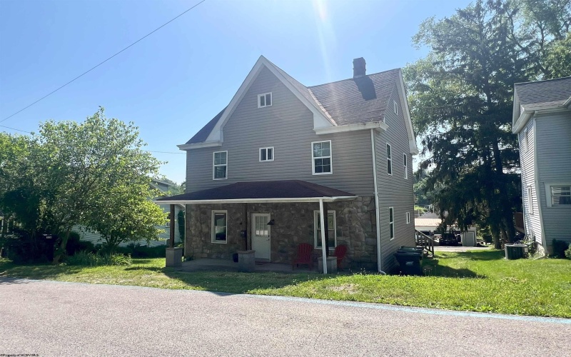 524 Short Street, Morgantown, West Virginia 26505, 4 Bedrooms Bedrooms, 9 Rooms Rooms,2 BathroomsBathrooms,Single Family Detached,For Sale,Short,10160340