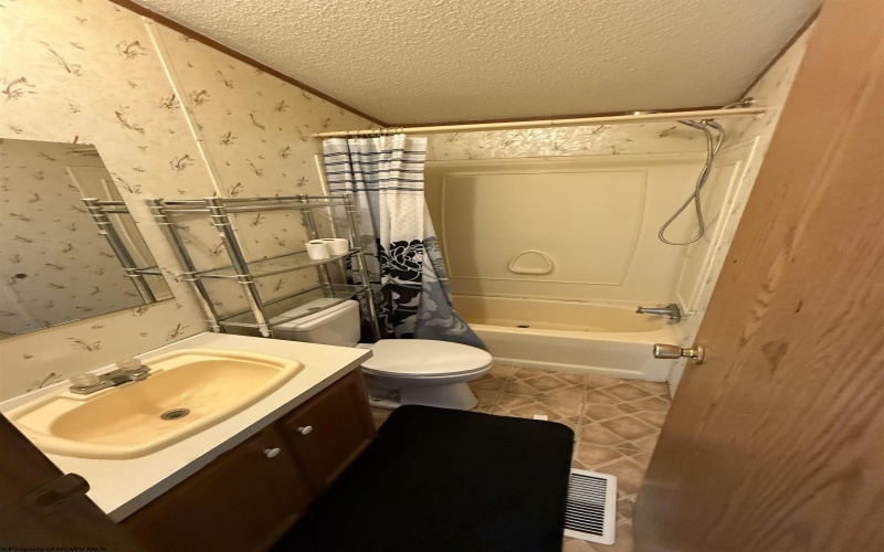 1448 Hite Avenue, Kingmont, West Virginia 26554, 3 Bedrooms Bedrooms, 6 Rooms Rooms,2 BathroomsBathrooms,Single Family Detached,For Sale,Hite,10160341