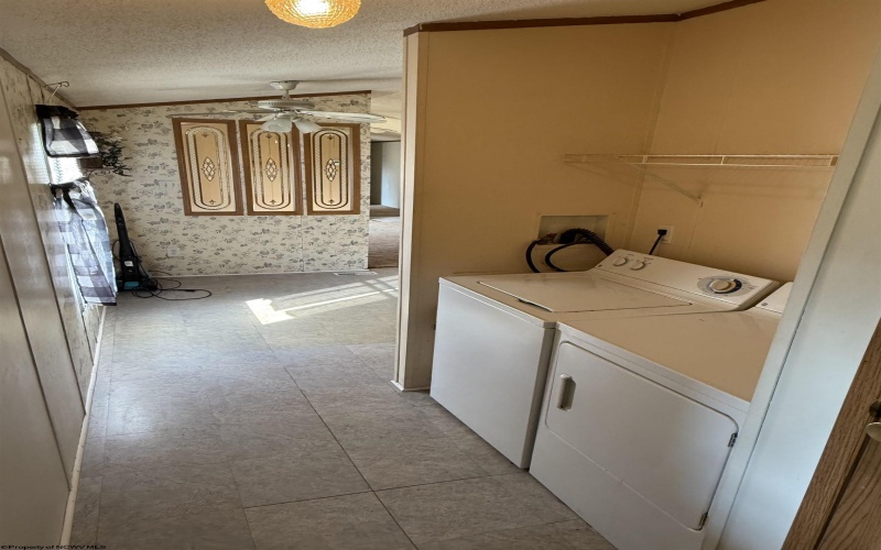 1448 Hite Avenue, Kingmont, West Virginia 26554, 3 Bedrooms Bedrooms, 6 Rooms Rooms,2 BathroomsBathrooms,Single Family Detached,For Sale,Hite,10160341