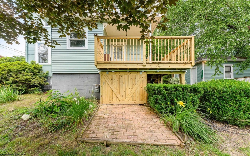 107 Ridgeley Road, Morgantown, West Virginia 26505, 4 Bedrooms Bedrooms, 8 Rooms Rooms,2 BathroomsBathrooms,Single Family Detached,For Sale,Ridgeley,10160350