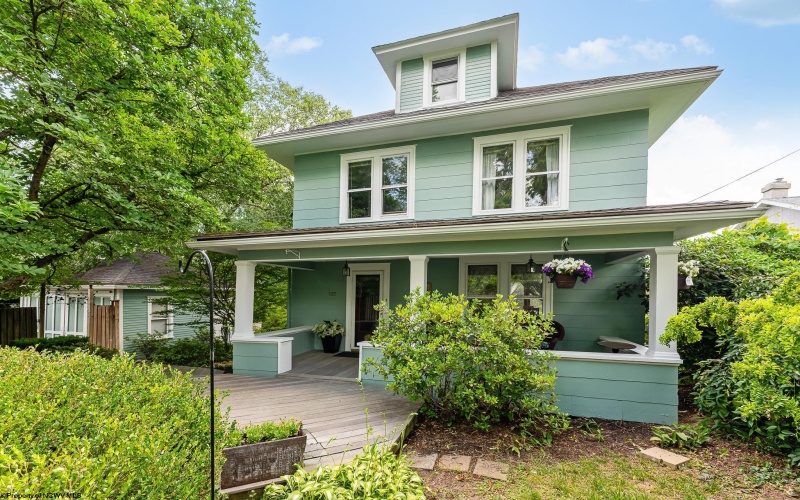 107 Ridgeley Road, Morgantown, West Virginia 26505, 4 Bedrooms Bedrooms, 8 Rooms Rooms,2 BathroomsBathrooms,Single Family Detached,For Sale,Ridgeley,10160350