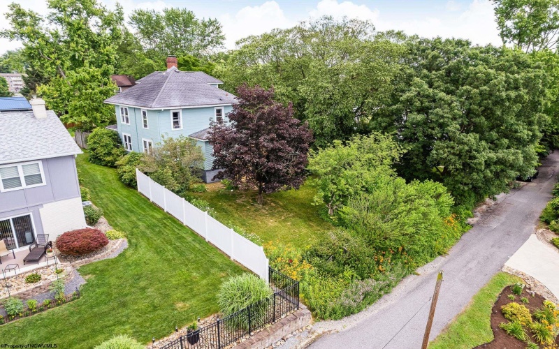 107 Ridgeley Road, Morgantown, West Virginia 26505, 4 Bedrooms Bedrooms, 8 Rooms Rooms,2 BathroomsBathrooms,Single Family Detached,For Sale,Ridgeley,10160350
