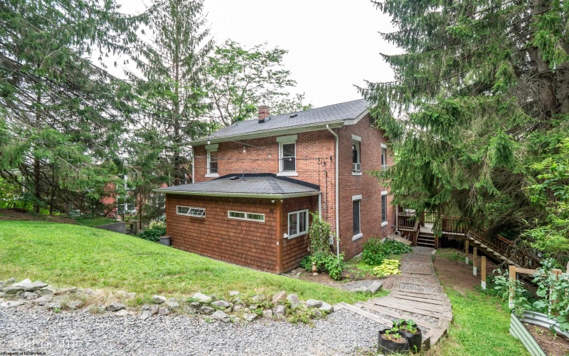 460 Spruce Street, Thomas, West Virginia 26292, 3 Bedrooms Bedrooms, 7 Rooms Rooms,2 BathroomsBathrooms,Single Family Detached,For Sale,Spruce,10160356