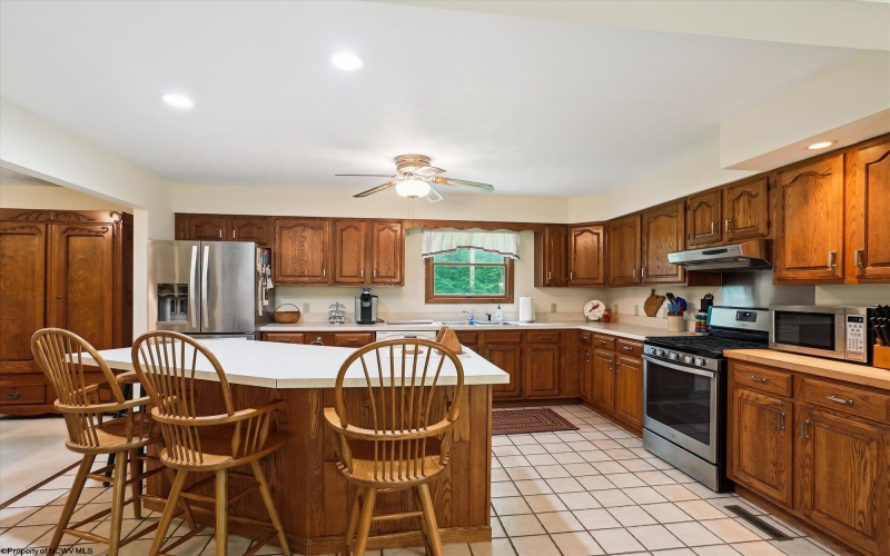 350 Maple Lane, Davis, West Virginia 26260, 4 Bedrooms Bedrooms, 8 Rooms Rooms,3 BathroomsBathrooms,Single Family Detached,For Sale,Maple,10160354
