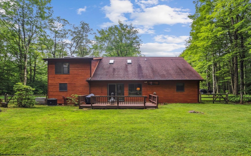 350 Maple Lane, Davis, West Virginia 26260, 4 Bedrooms Bedrooms, 8 Rooms Rooms,3 BathroomsBathrooms,Single Family Detached,For Sale,Maple,10160354