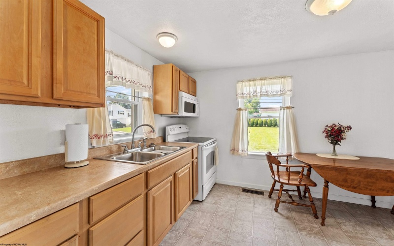 533 Princeton Avenue, Morgantown, West Virginia 26505, 2 Bedrooms Bedrooms, 4 Rooms Rooms,1 BathroomBathrooms,Single Family Detached,For Sale,Princeton,10160362