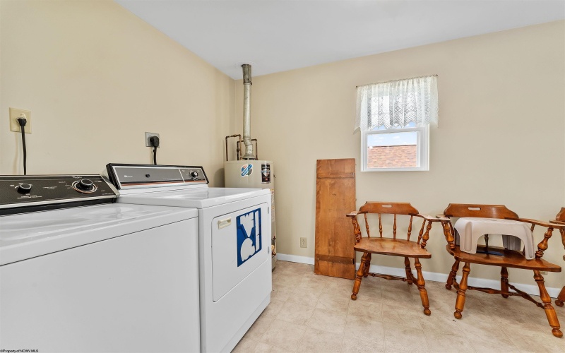 533 Princeton Avenue, Morgantown, West Virginia 26505, 2 Bedrooms Bedrooms, 4 Rooms Rooms,1 BathroomBathrooms,Single Family Detached,For Sale,Princeton,10160362