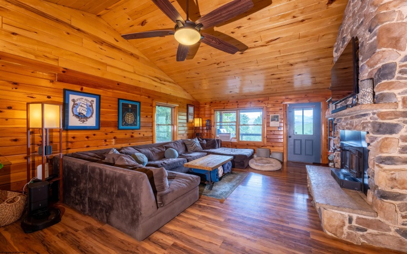 2047 Riffle Creek Road, Huttonsville, West Virginia 26273, 4 Bedrooms Bedrooms, 10 Rooms Rooms,2 BathroomsBathrooms,Single Family Detached,For Sale,Riffle Creek,10160363