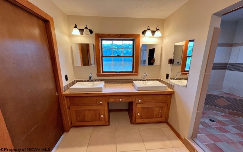 18 Lakeside Drive, Beverly, West Virginia 26253, 3 Bedrooms Bedrooms, 6 Rooms Rooms,2 BathroomsBathrooms,Single Family Detached,For Sale,Lakeside,10160364