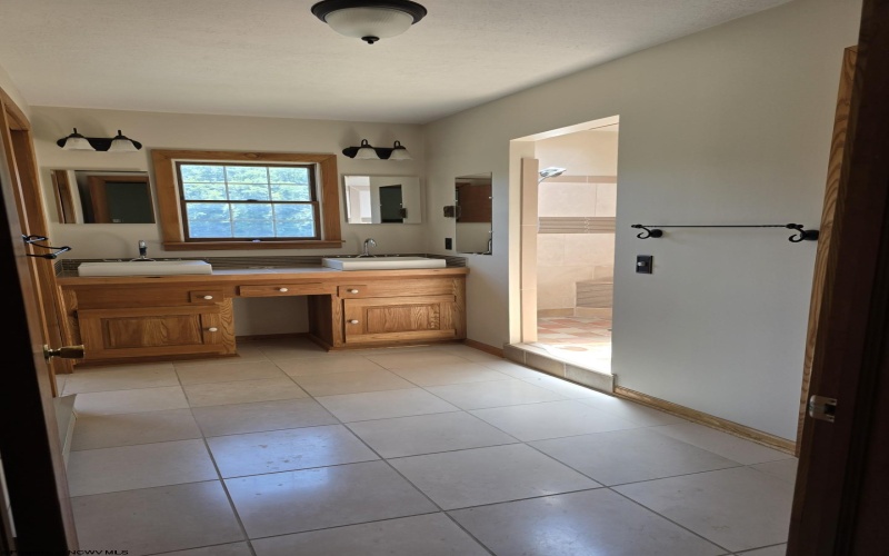 18 Lakeside Drive, Beverly, West Virginia 26253, 3 Bedrooms Bedrooms, 6 Rooms Rooms,2 BathroomsBathrooms,Single Family Detached,For Sale,Lakeside,10160364