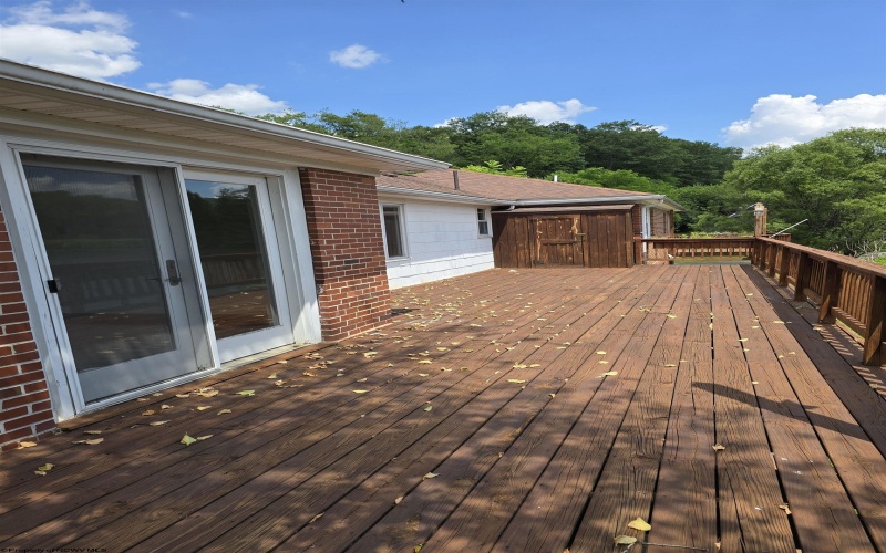 18 Lakeside Drive, Beverly, West Virginia 26253, 3 Bedrooms Bedrooms, 6 Rooms Rooms,2 BathroomsBathrooms,Single Family Detached,For Sale,Lakeside,10160364