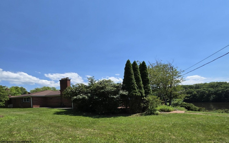 18 Lakeside Drive, Beverly, West Virginia 26253, 3 Bedrooms Bedrooms, 6 Rooms Rooms,2 BathroomsBathrooms,Single Family Detached,For Sale,Lakeside,10160364