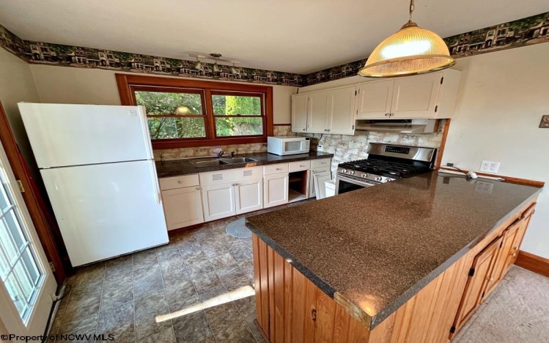 18 Lakeside Drive, Beverly, West Virginia 26253, 3 Bedrooms Bedrooms, 6 Rooms Rooms,2 BathroomsBathrooms,Single Family Detached,For Sale,Lakeside,10160364