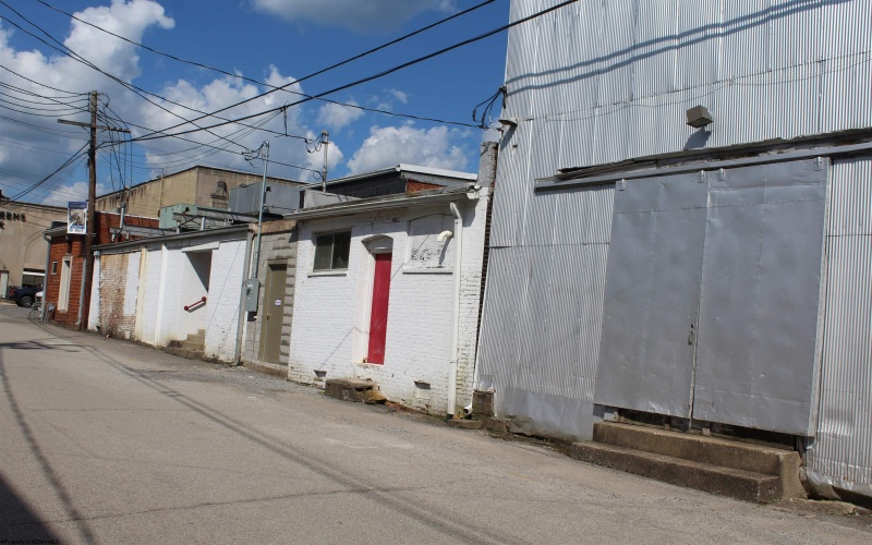 145 Main Avenue, Weston, West Virginia 26452, ,Commercial/industrial,For Sale,Main,10160383