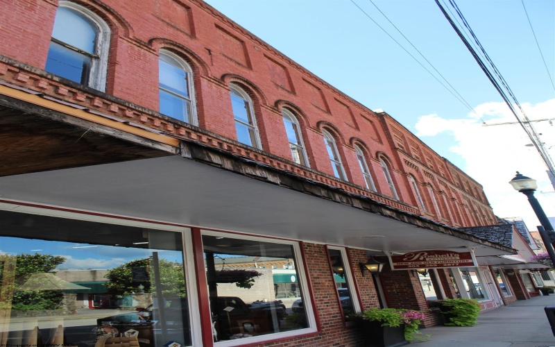 145 Main Avenue, Weston, West Virginia 26452, ,Commercial/industrial,For Sale,Main,10160383
