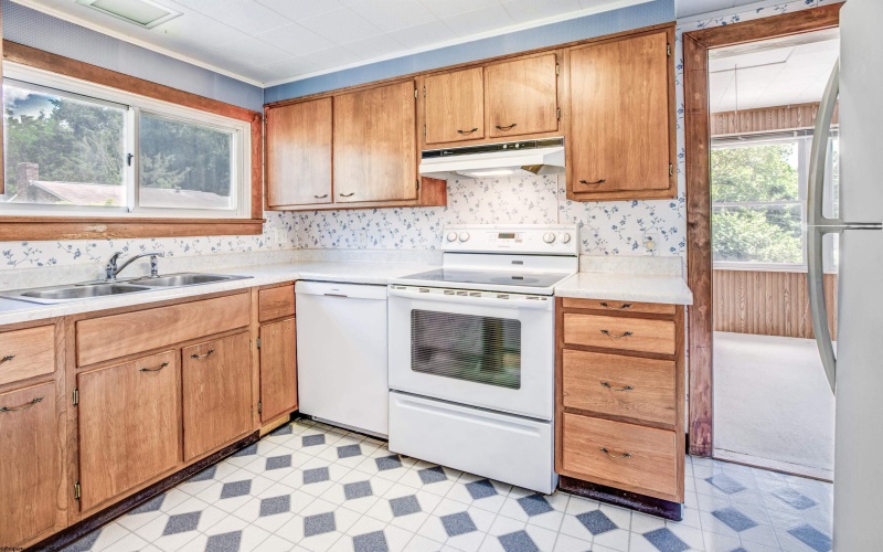 648 Astor Avenue, Morgantown, West Virginia 26501, 2 Bedrooms Bedrooms, 6 Rooms Rooms,1 BathroomBathrooms,Single Family Detached,For Sale,Astor,10160387