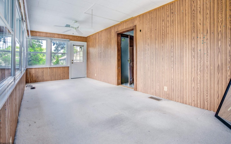 648 Astor Avenue, Morgantown, West Virginia 26501, 2 Bedrooms Bedrooms, 6 Rooms Rooms,1 BathroomBathrooms,Single Family Detached,For Sale,Astor,10160387