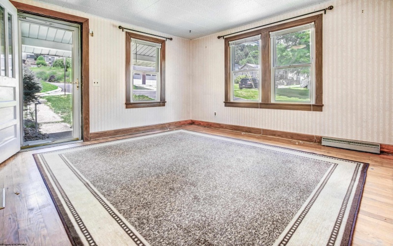 648 Astor Avenue, Morgantown, West Virginia 26501, 2 Bedrooms Bedrooms, 6 Rooms Rooms,1 BathroomBathrooms,Single Family Detached,For Sale,Astor,10160387