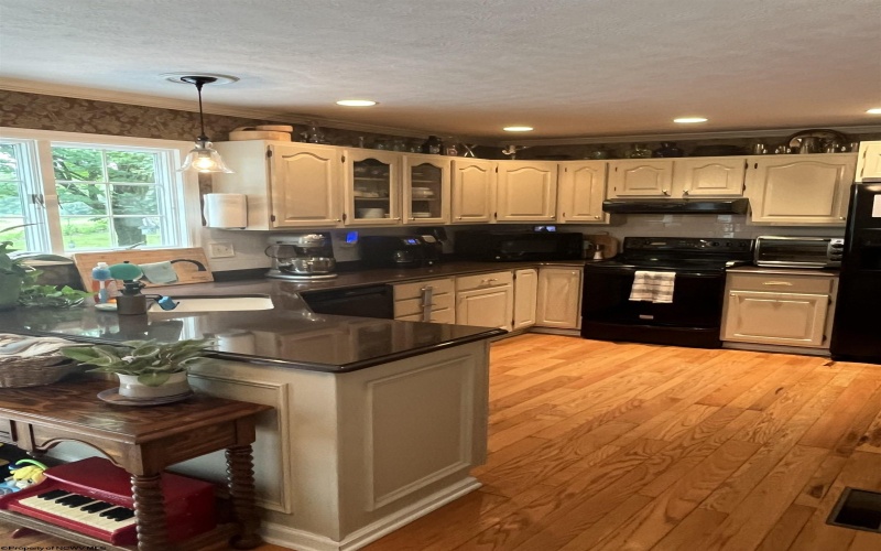 382 Knollwood Drive, Buckhannon, West Virginia 26201, 3 Bedrooms Bedrooms, 7 Rooms Rooms,2 BathroomsBathrooms,Single Family Detached,For Sale,Knollwood,10160369