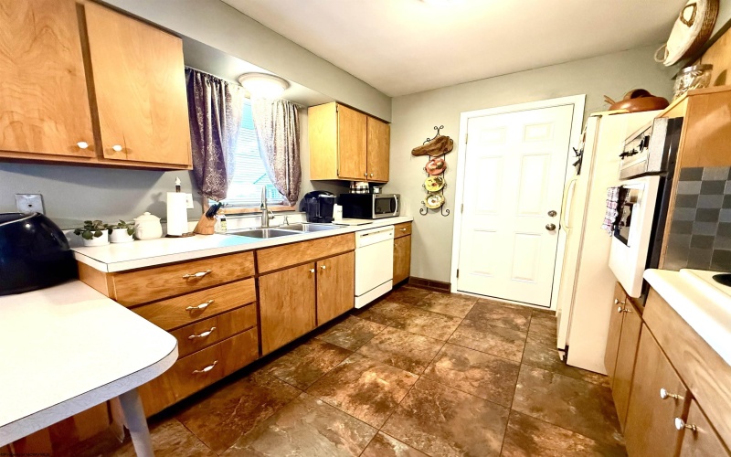 602 Watson Street, Bridgeport, West Virginia 26330, 3 Bedrooms Bedrooms, 7 Rooms Rooms,2 BathroomsBathrooms,Single Family Detached,For Sale,Watson,10160375