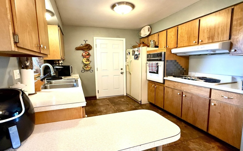 602 Watson Street, Bridgeport, West Virginia 26330, 3 Bedrooms Bedrooms, 7 Rooms Rooms,2 BathroomsBathrooms,Single Family Detached,For Sale,Watson,10160375