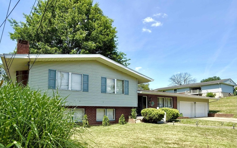 602 Watson Street, Bridgeport, West Virginia 26330, 3 Bedrooms Bedrooms, 7 Rooms Rooms,2 BathroomsBathrooms,Single Family Detached,For Sale,Watson,10160375