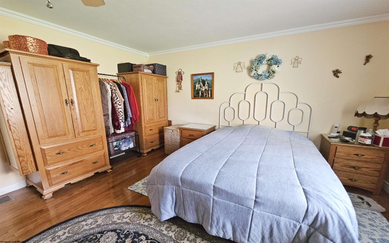 1602 Pike Street, Clarksburg, West Virginia 26301, 4 Bedrooms Bedrooms, 9 Rooms Rooms,2 BathroomsBathrooms,Single Family Detached,For Sale,Pike,10160377