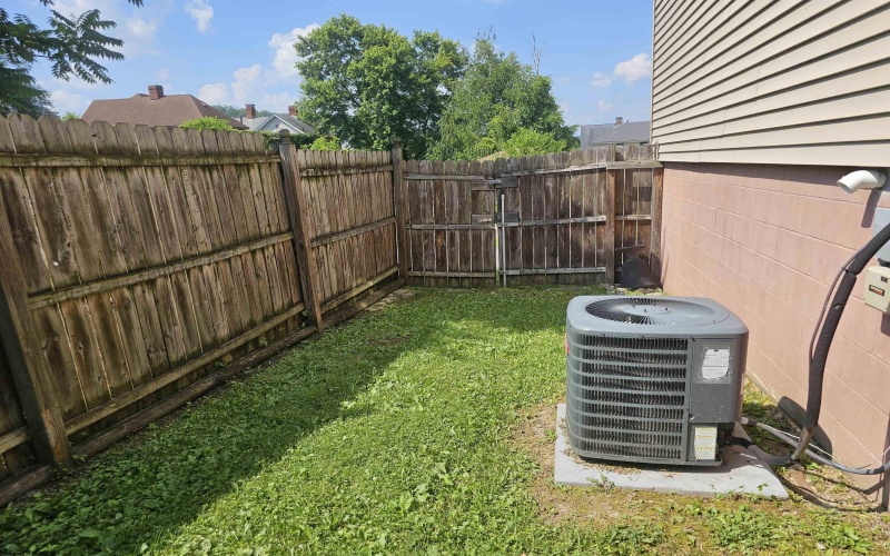 1602 Pike Street, Clarksburg, West Virginia 26301, 4 Bedrooms Bedrooms, 9 Rooms Rooms,2 BathroomsBathrooms,Single Family Detached,For Sale,Pike,10160377
