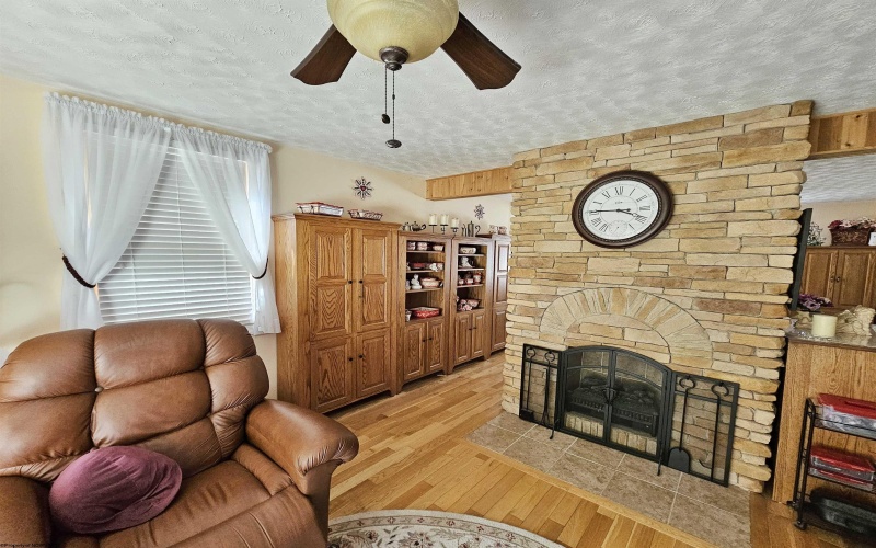 1602 Pike Street, Clarksburg, West Virginia 26301, 4 Bedrooms Bedrooms, 9 Rooms Rooms,2 BathroomsBathrooms,Single Family Detached,For Sale,Pike,10160377