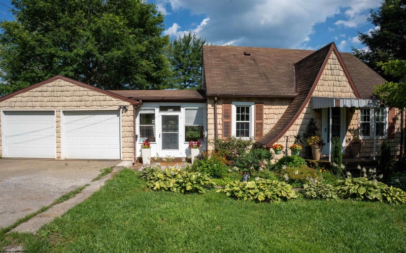711 Pearl Street, Fairmont, West Virginia 26554, 3 Bedrooms Bedrooms, 8 Rooms Rooms,1 BathroomBathrooms,Single Family Detached,For Sale,Pearl,10160373