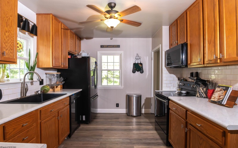 711 Pearl Street, Fairmont, West Virginia 26554, 3 Bedrooms Bedrooms, 8 Rooms Rooms,1 BathroomBathrooms,Single Family Detached,For Sale,Pearl,10160373