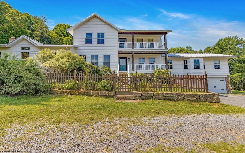 554 Mayfield Road, Morgantown, West Virginia 26508, 4 Bedrooms Bedrooms, 9 Rooms Rooms,3 BathroomsBathrooms,Single Family Detached,For Sale,Mayfield,10160381